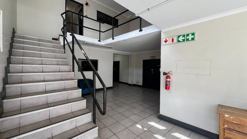 To Let commercial Property for Rent in Killarney Gardens Western Cape